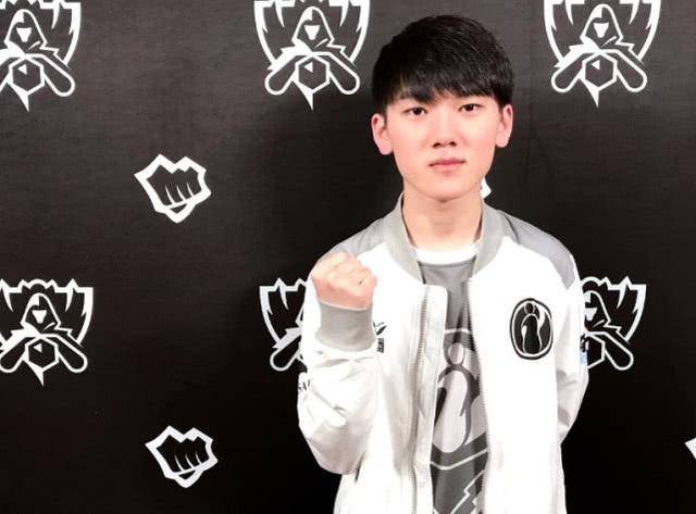 穿着勇士球 穿着勇士球