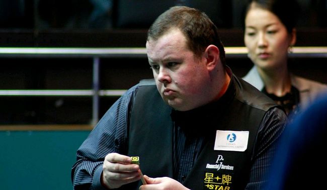 他仔细研究 他仔细研究